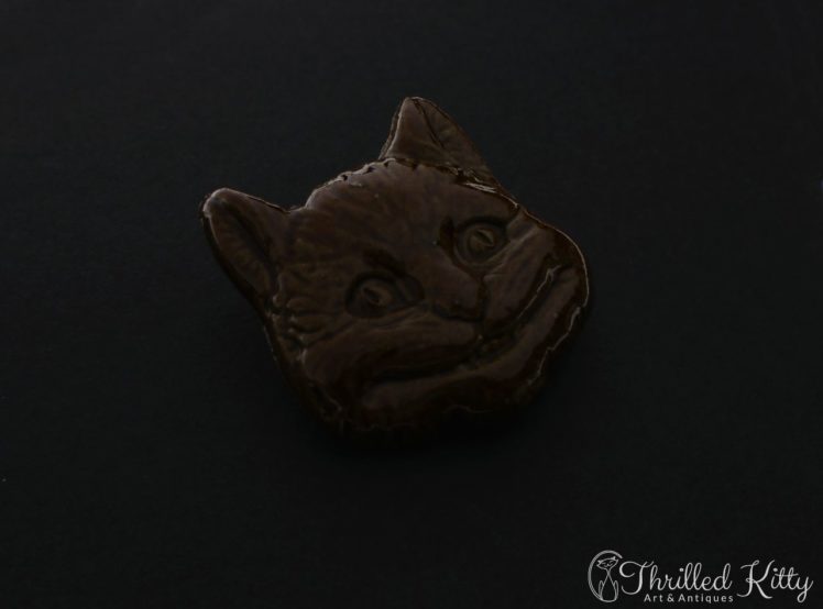 unusual-vintage-glazed-ceramic-cheshire-cat-brooch-2